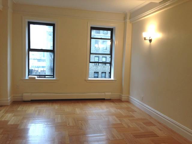 STUNNING WEST 70'S TWO BED, TWO BATH WITH WASHER / DRYER! NO FEE!