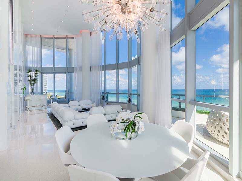 See what attracts A-list stars with this impeccable Villa at the Oceanfront Setai