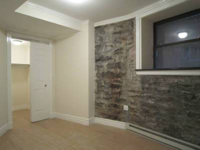 Murray Hill: Three bedroom Renovated apartment great luxury size!