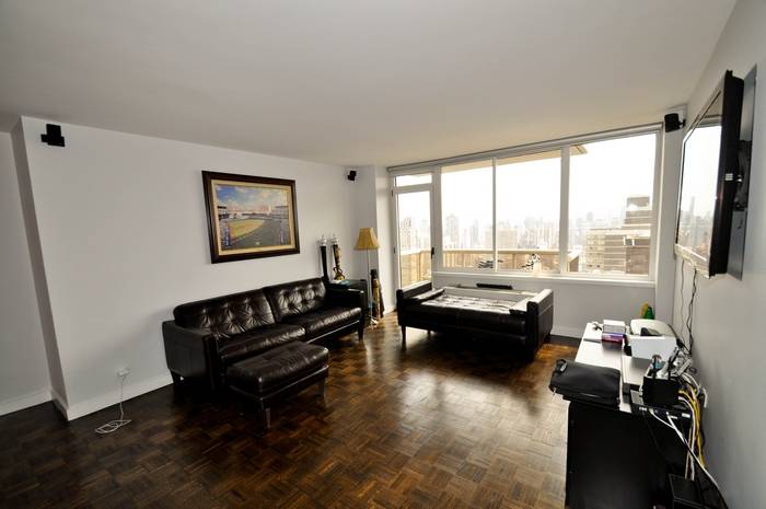 SPECTACULAR VIEWS!!!! STUNNING  FURNISHED 1 BEDROOM! AVAIL. IMMEDIATELY SHORT/LONG TERM!!!!