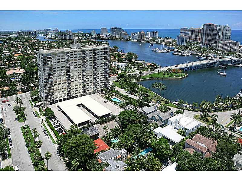 BREATHTAKING VIEWS OVER THE INTRACOASTAL WATERWAY - MARINE TOWER 2 BR Condo Ft. Lauderdale Miami