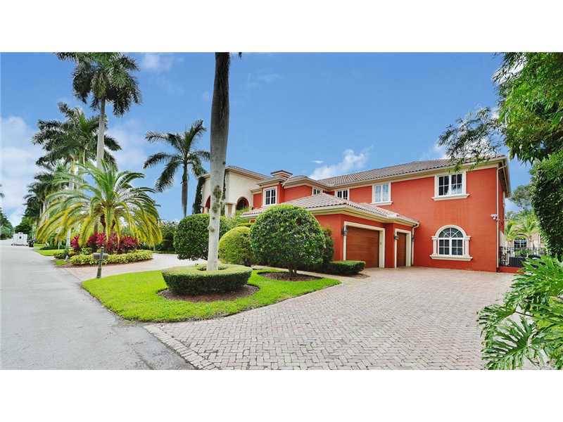 Las Olas home features a gourmet chef's kitchen - 6 BR House Ft. Lauderdale Miami