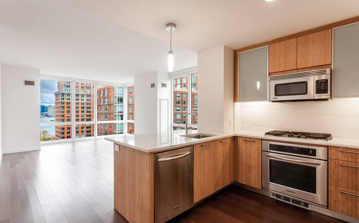 Dynamic Battery Park City  - 2 Bedroom 2 Bath Apartment - Leed Certified -  Close to The Hudson River, Parks, Asphalt Green, Shopping, Dining, and Entertaining!