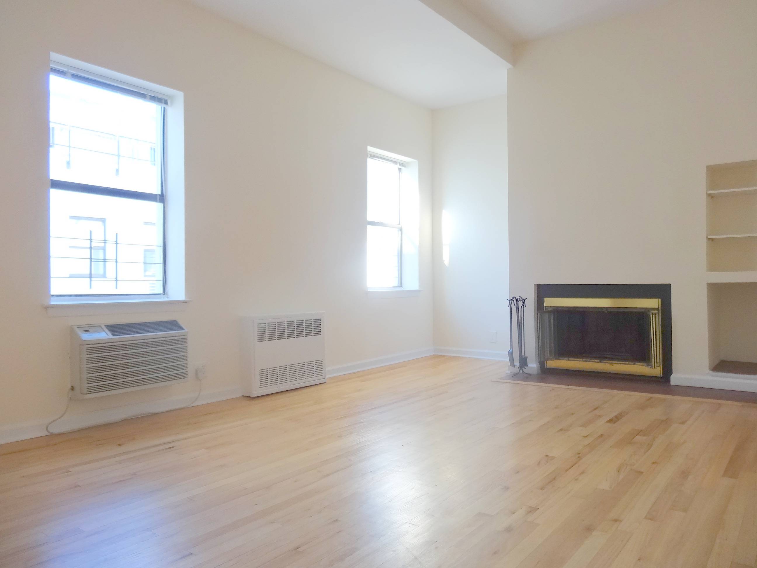 Penthouse Living | 2BR/1.5BA | East Village | Duplex | Outdoor Space | Dining Alcove