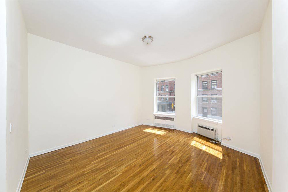 _NO FEE_Sun-Drenched 2 Bedroom 2 Bathroom_Fireplace_Washer/Dryer_High Ceilings Pre-war_