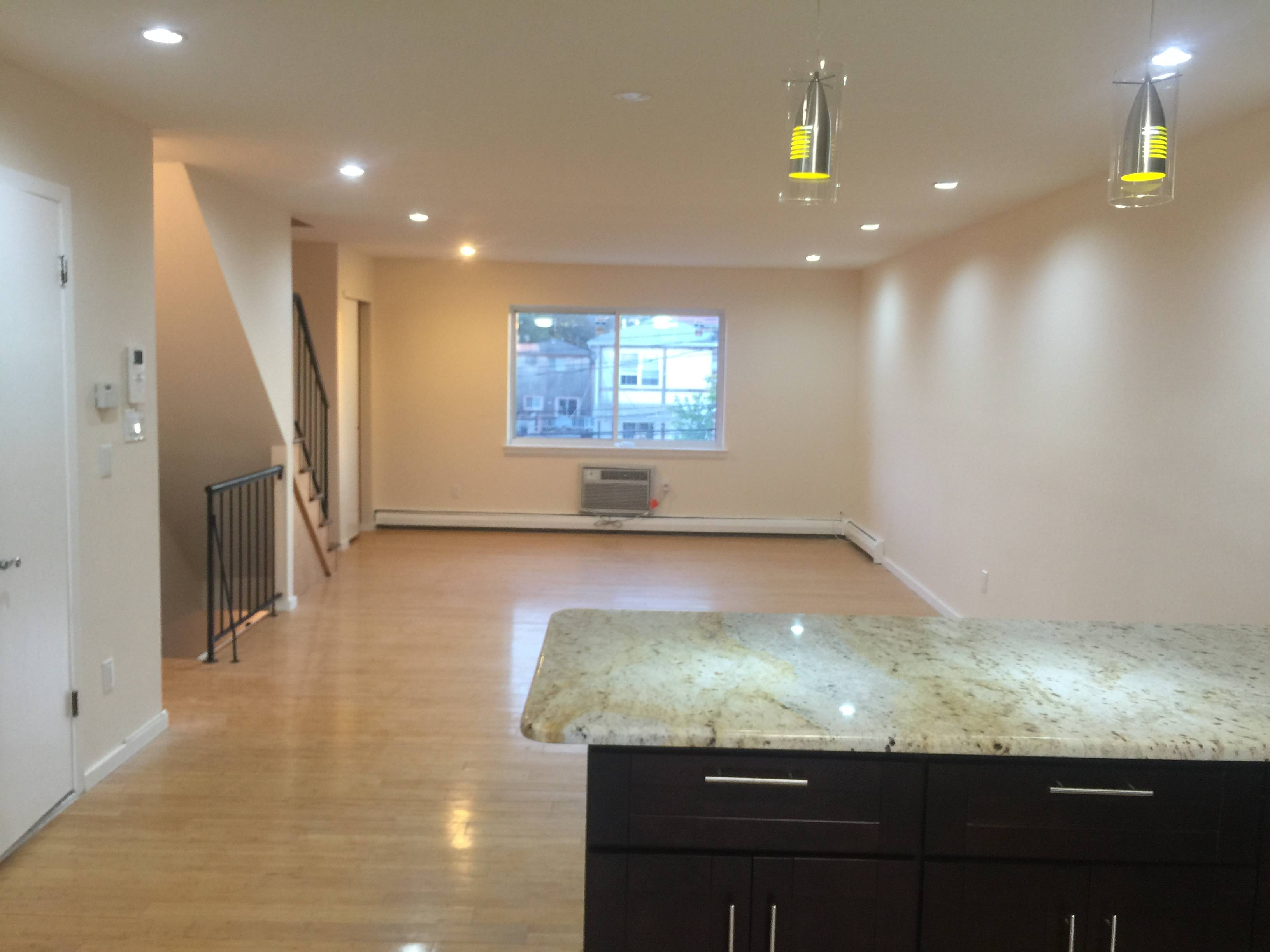 Brand new 3br duplex with private outdoor space In prime Marine Park area!! 