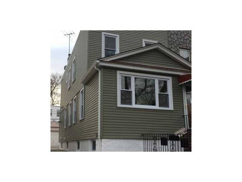 Building completely renovated - 3 BR House LIC / Queens