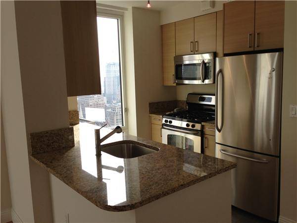 Chelsea,  3 Bedroom 2 Bath, Full Service Luxury Building, W/D, Great Closet Space, Amazing Views, No Fee