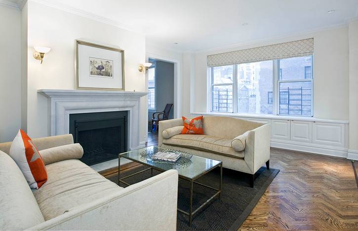 ***Upper East Side*** 4 Bedroom, 4 Bath / WBFP / French Doors / Jacuzzi / Washer/Dryer in Unit