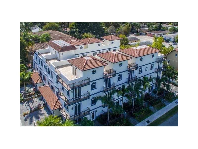 Exceptional New Construction Townhome in Victoria Park & near Las Olas & the BEACH