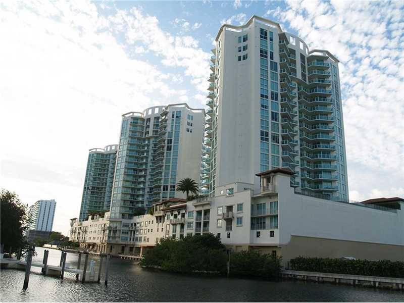 ENJOY THIS OUTSTANDING TURN KEY TOWNHOME - ST TROPEZ 4 BR Condo Sunny Isles Miami