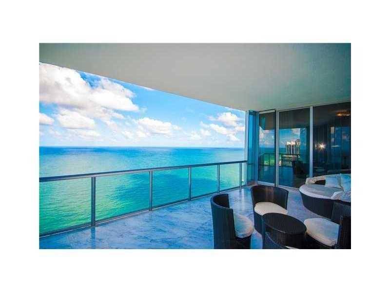 Beautiful and impeccable 2-story Penthouse in Jade Ocean with direct views of the Atlantic ocean