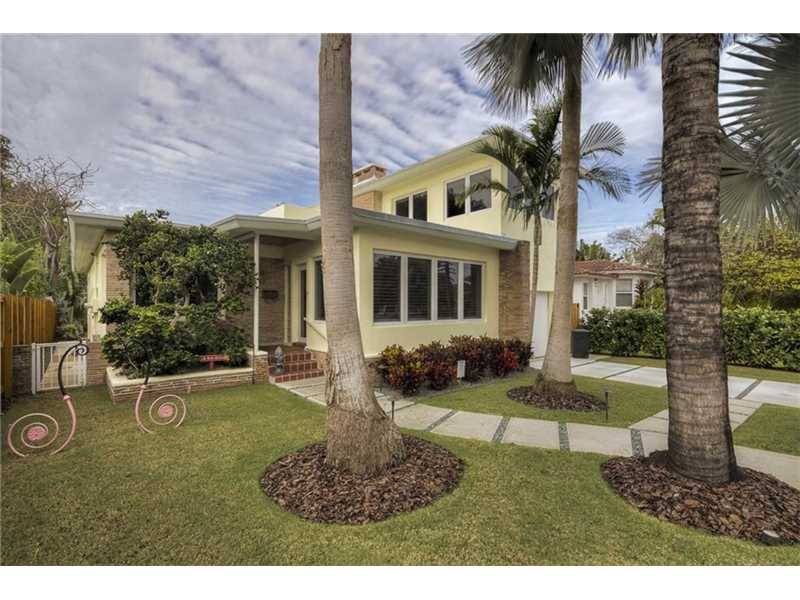 Flawlessly renovated - 3 BR House Bal Harbour Miami