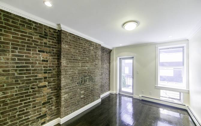  Chelsea: Excellent totally renovated two bedroom