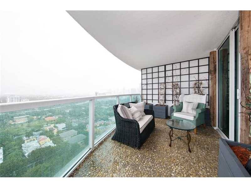 Discover this beautifully appointed 2bed/2bath - SKYLINE ON BRICKELL 2 BR Condo Ft. Lauderdale Miami