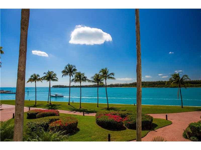 Elegant ground floor with stunning ocean views - Bayside Village 2 BR Condo Miami Beach Miami