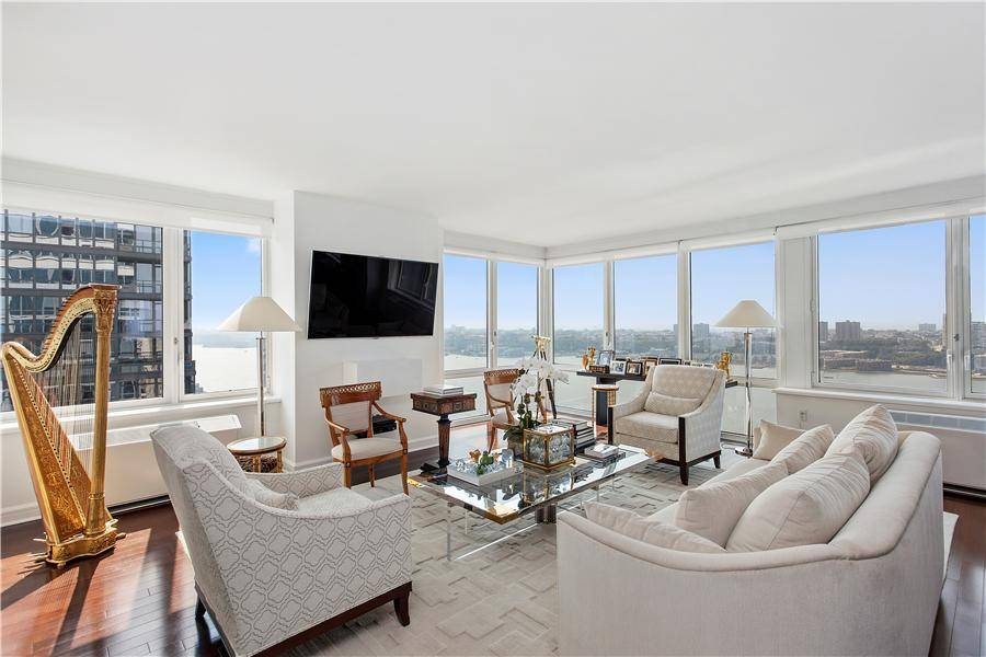 Full Private Floor Apartment with 360 Degree Views - 5 Bedroom 3600 square foot LUXURY Unit overlooking River and City Views