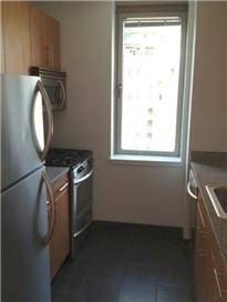 SPACIOUS 3BDR,2BATH--FULL SERVICE DOORMAN BUILDING--STEPS FROM STOCK EXCHANGE,SOUTH STREET SEAPORT--WALL ST