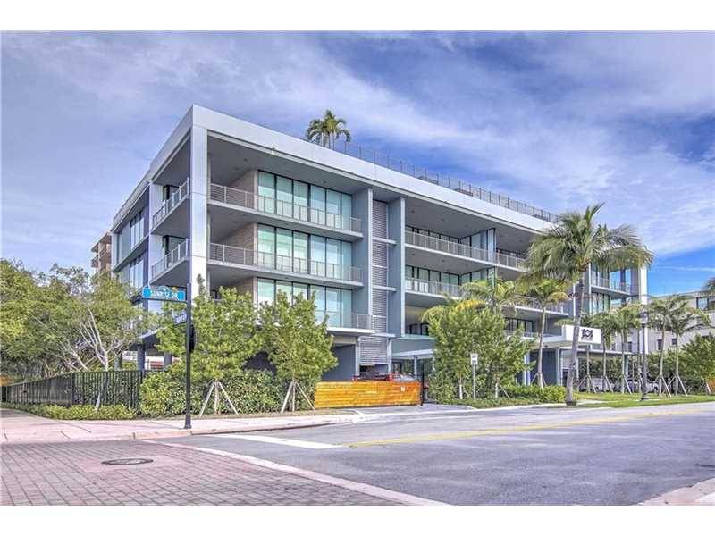 Contemporary new chic urban boutique building in Key Biscayne