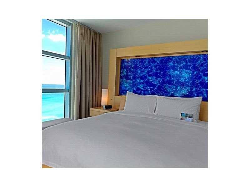 BEAUTIFUL UNIT WITH DIRECT OCEAN VIEWS - MARENAS 1 BR Condo Brickell Miami