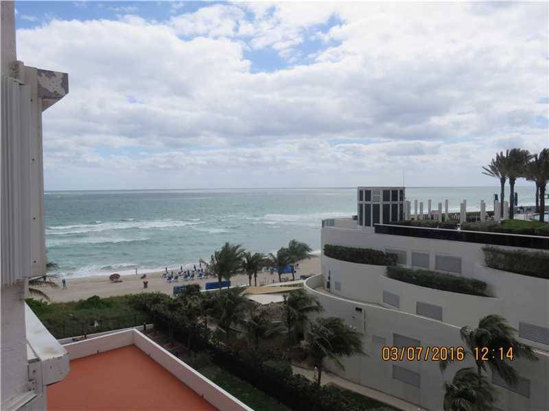 BEAUTIFUL 2/2 APARTMENT IN THE OCEAN FRONT BUILDING IN THE CENTER OF SUNNY ISLES BEACH