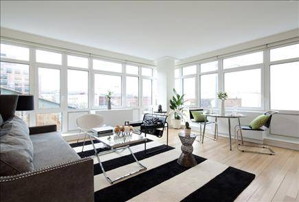Spacious one bedrooms in prime WIlliamsburg in a full Amenity building! 
