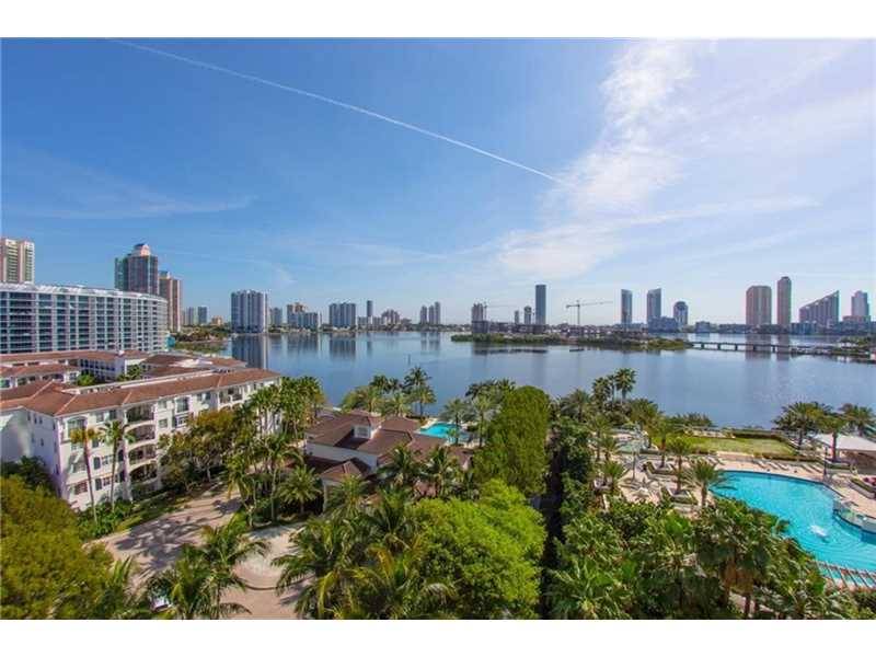 AMAZING DUPLEX UNIT WITH 2 BEDs + 2 DENs + 2 FULL BATHs + 1/2 BATH IN THE HEART OF AVENTURA