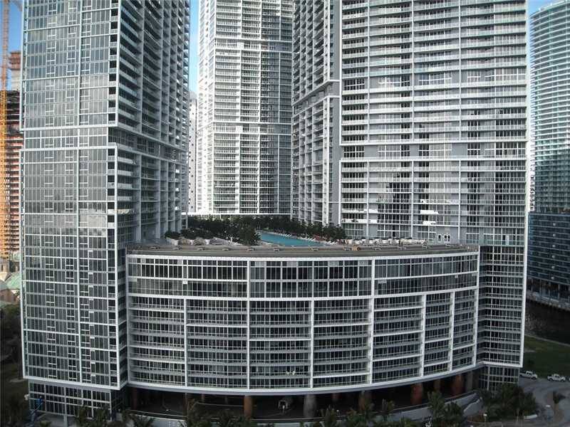 Beautiful furnished 2 bedroom plus Den condo at iconbrickell Tower One