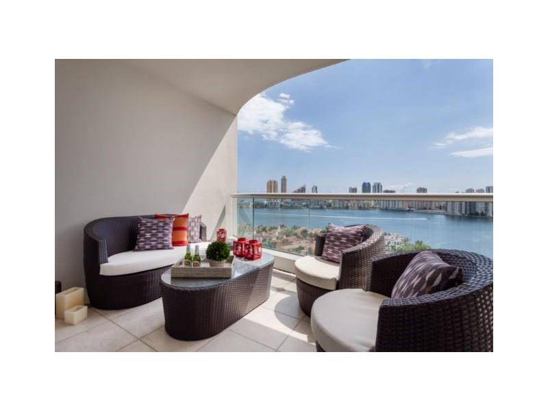 This Unique Ocean Front Property Provides 3080 Sq - 7000 Island Blvd 4 BR Condo Aventura Miami