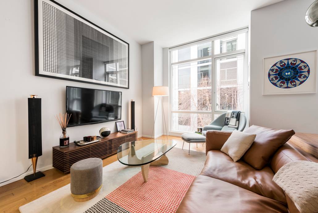 Soaring 11' Ceilings in South-Facing 1 Bedroom! Perfect Tribeca Location