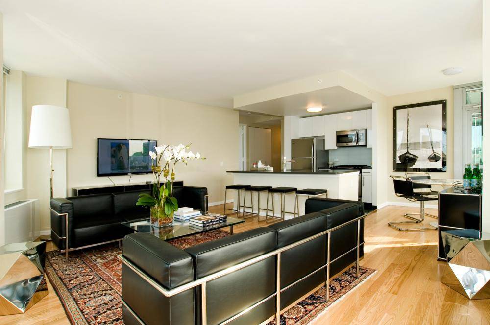 Modern Long Island City 2 Bedroom Apartment with 1 Bath featuring a Gym and Great Views