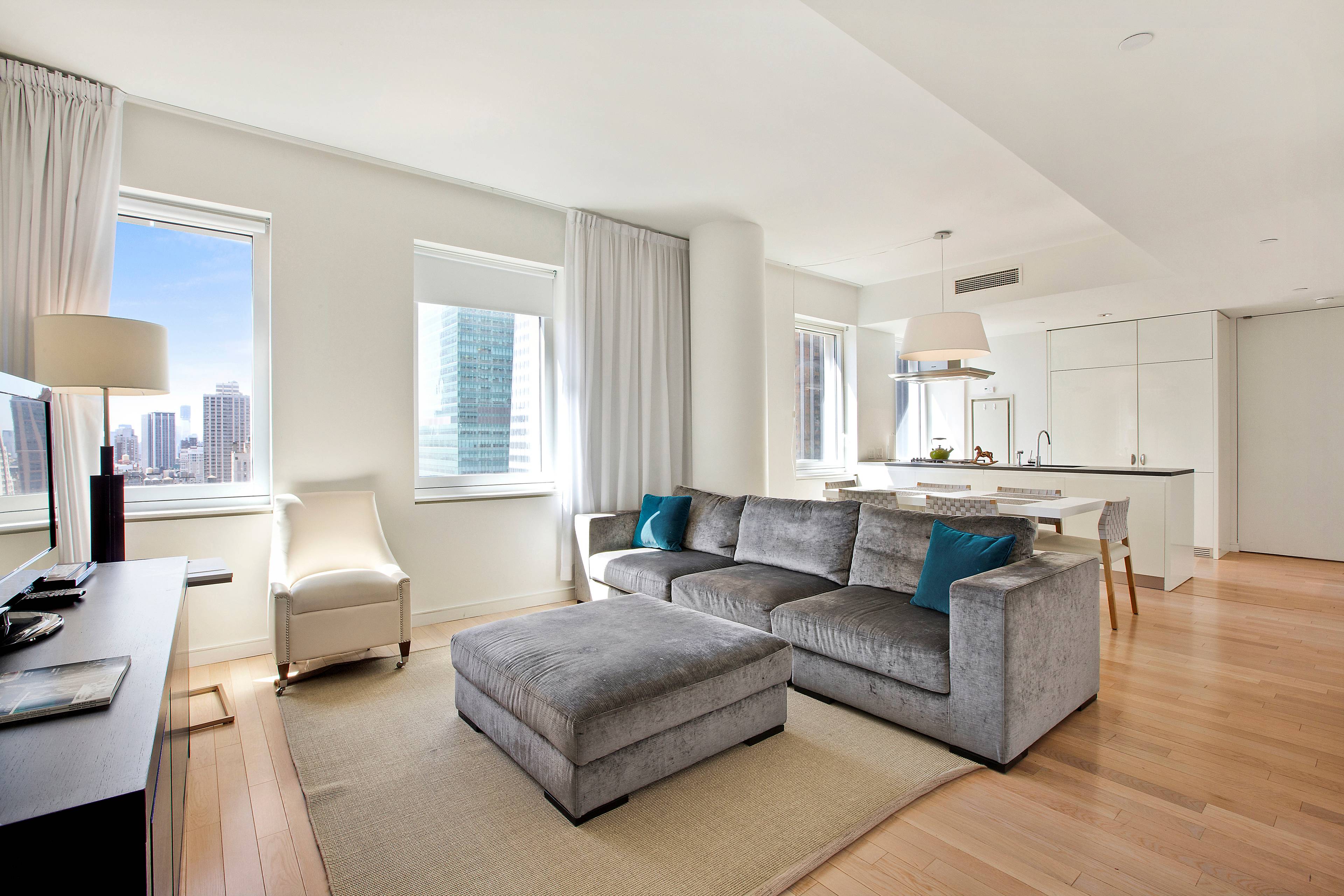  4BR/3BA Duplex Furnished Modern Condo  Acclaimed NYC Builidng High Floor Dazzling View 30 days mimimum
