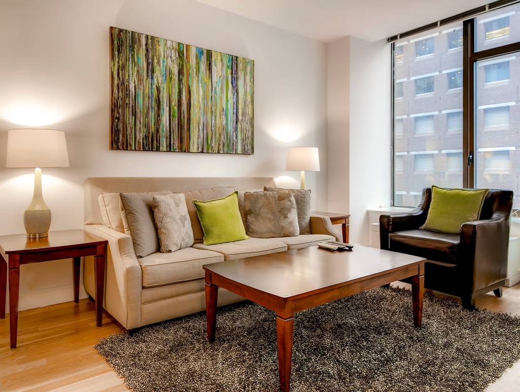 10 HANOVER SQUARE-Luxury 1 Badroom Fully Furnished Apartment. 1 Month Minimum Stay.