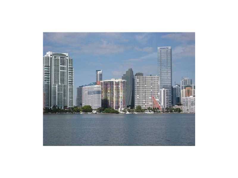 Beautifully remodeled 2 bedroom + den - Villa Regina Condominium 3 BR Condo Ft. Lauderdale Miami