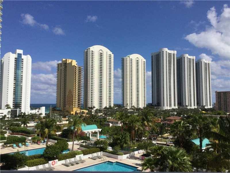 Spectacular 3 Bed/3 Bath luxury corner unit in the heart of Sunny Isles Beach