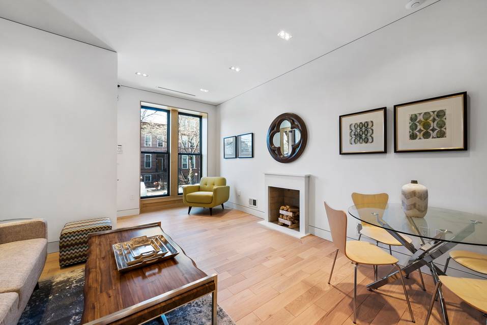 4 STORY GUT RENOVATED BROWNSTONE IN BED-STUY
