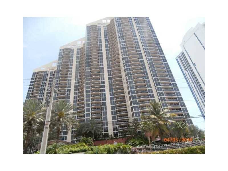 The Pinnacle Condominium 3 BR Condo Sunny Isles Miami
