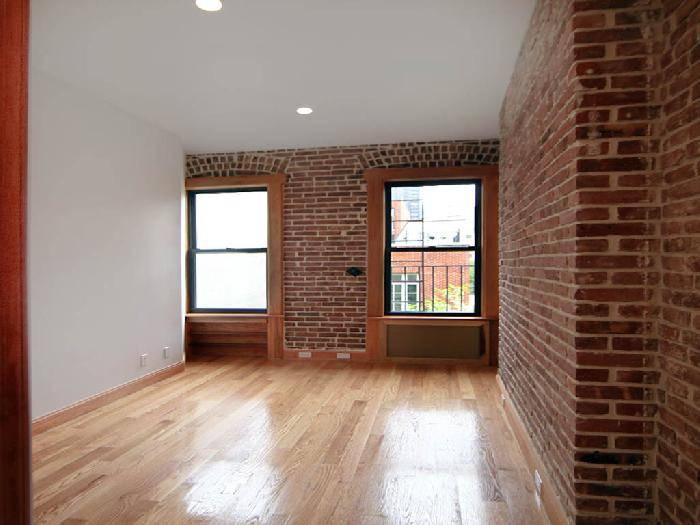 RENOVATED 3 BED, 2 BATH**PRIME CHELSEA WEST 19 STREET/7TH AVE **ELEVATOR/LAUNDRY ROOM**CHELSEA MARKET,UNION SQUARE