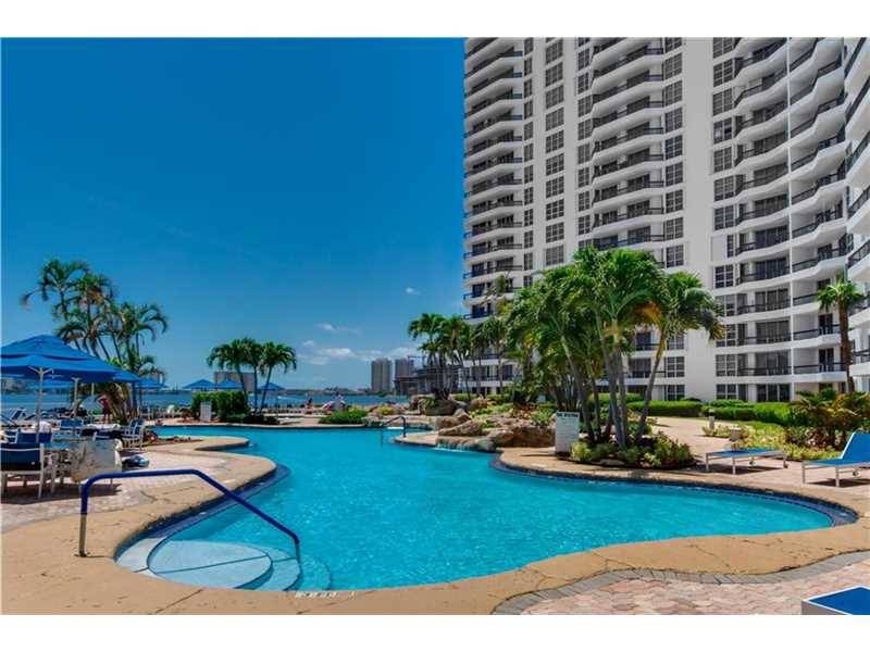 Luxury Resort Style Living - Mystic Pointe 3 BR Condo Aventura Miami