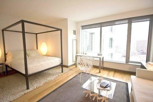 NO FEE & 1 MONTH FREE STUDIO IN LUXURY HIGH RISE!