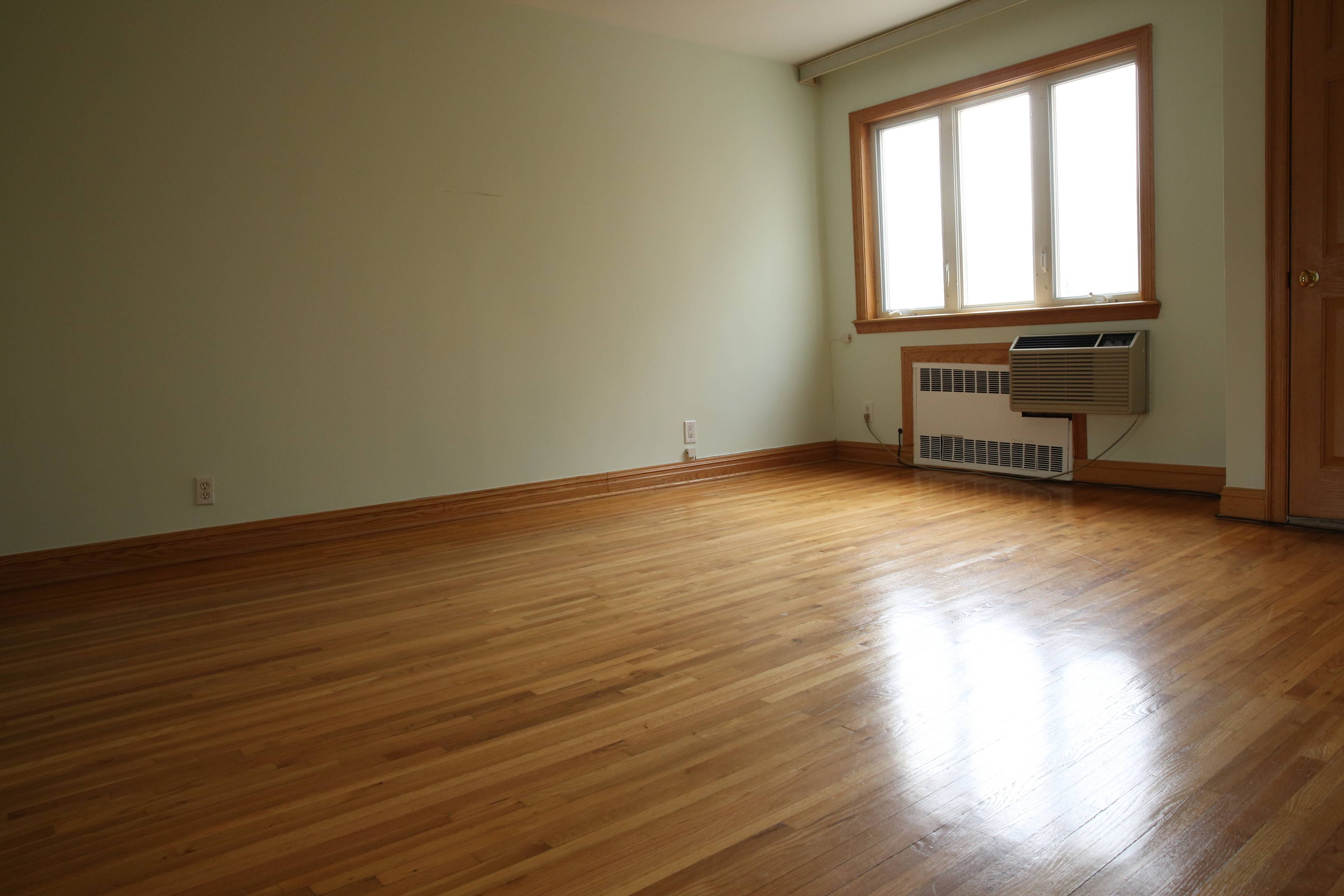 Renovated and Spacious 4bd/4ba Multi- Family in Rego Park!