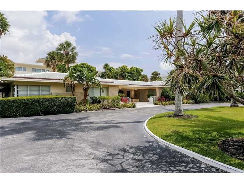 One of a kind townhouse located in gated community of Bal Harbour