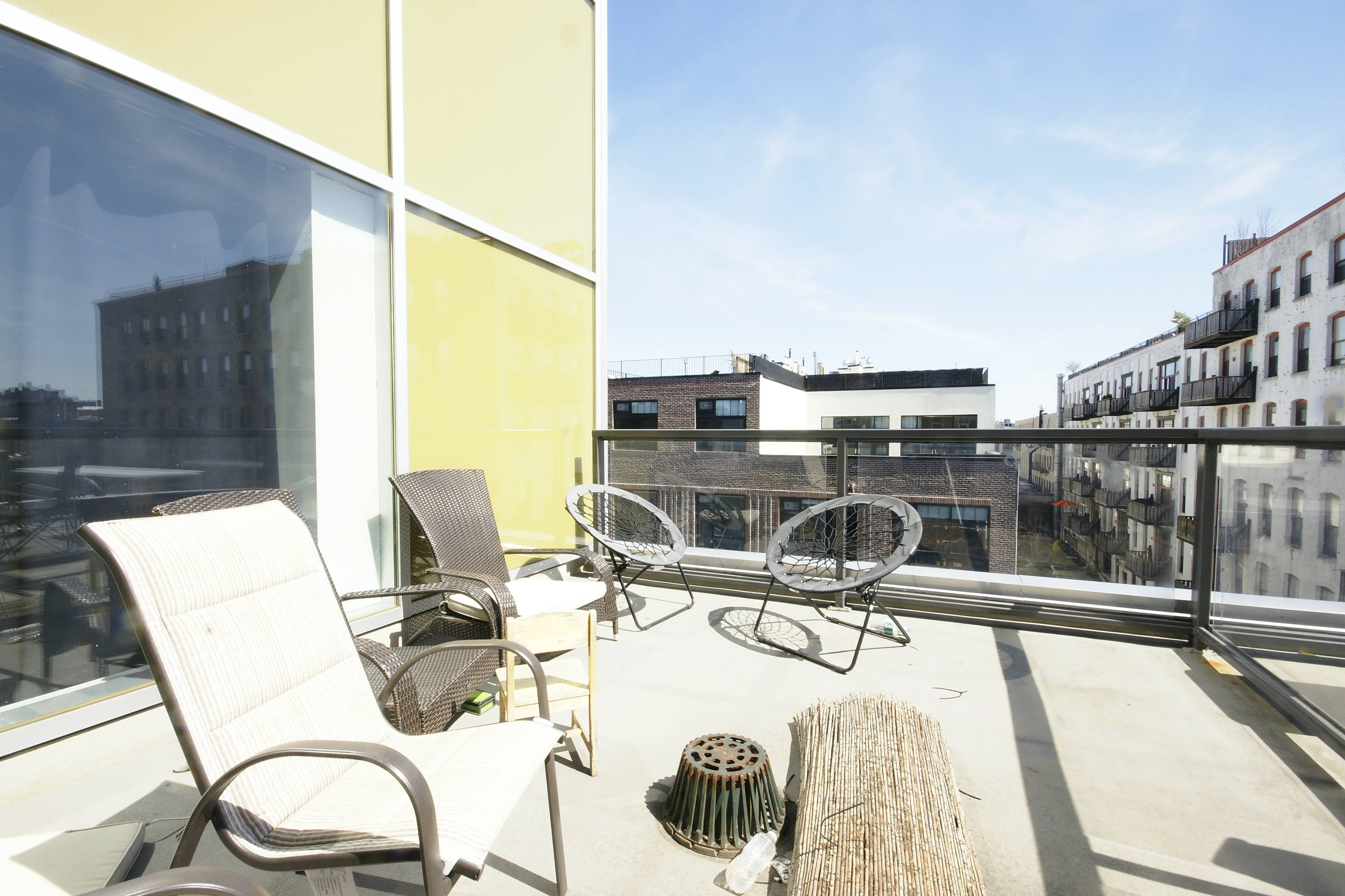 Williamsburg Penthouse 1 Bedroom Plus Loft Space w/Private Roof Terrace in Modern Amenity Building