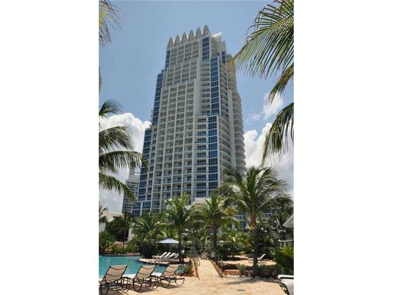 Live the best lifestyle South of Fifth - CONTINUUM ON SOUTH BEACH 1 BR Condo Aventura Miami