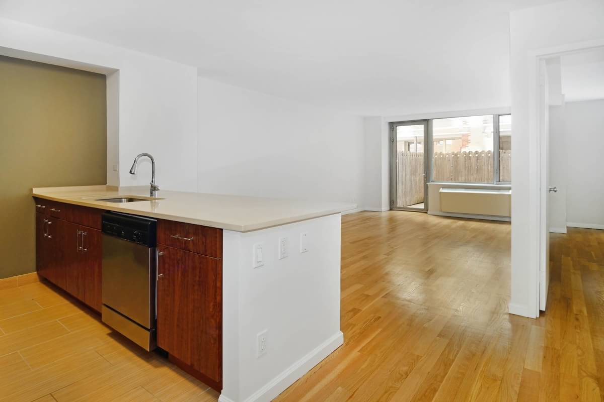Gorgeous Newly Renovated One Bedroom / One Bath In Chelsea
