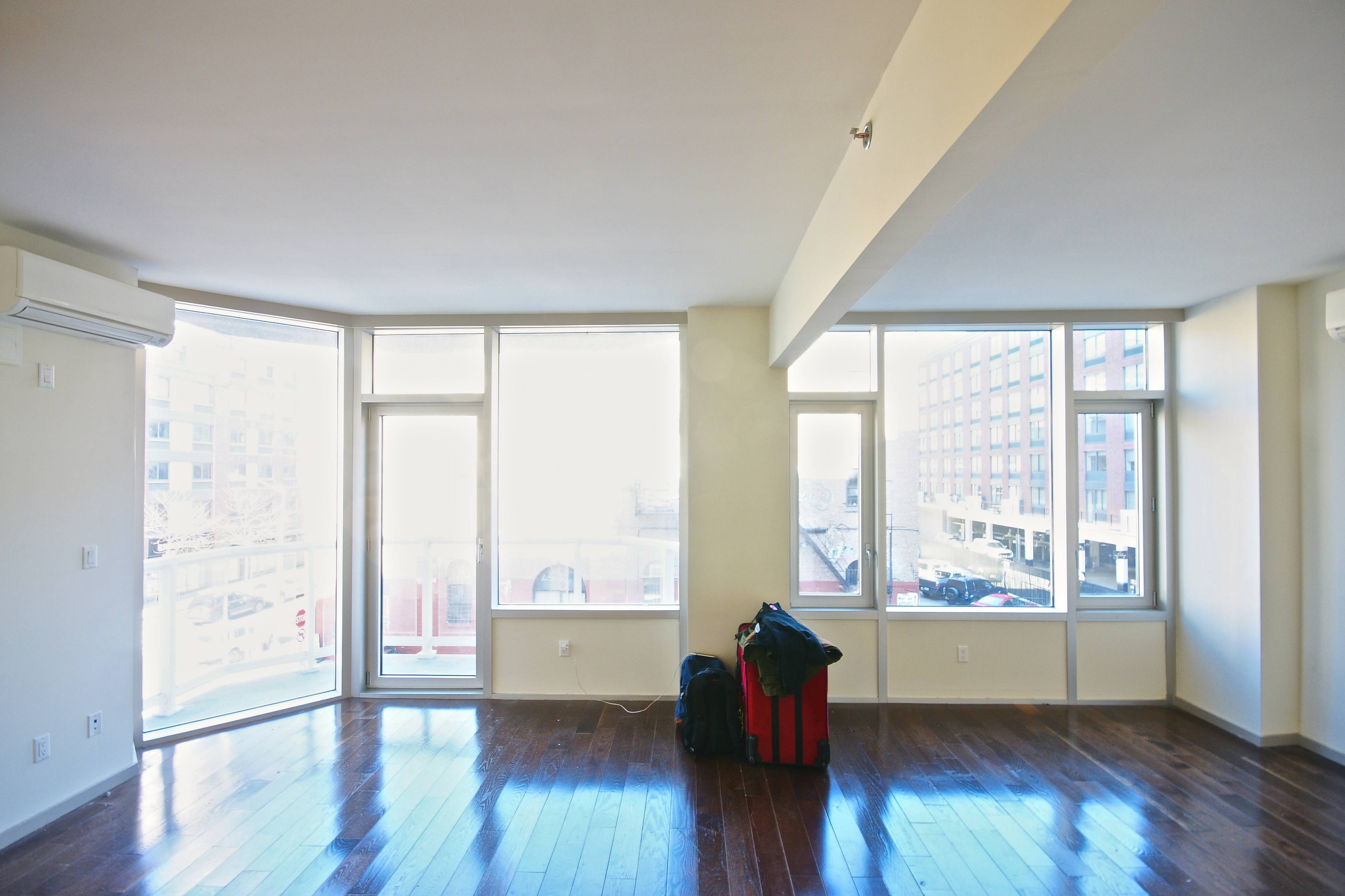 Prime Williamsburg 2 Bedroom/2 Bathroom w/ Private Balcony w/Pool, Parking, and Gym 