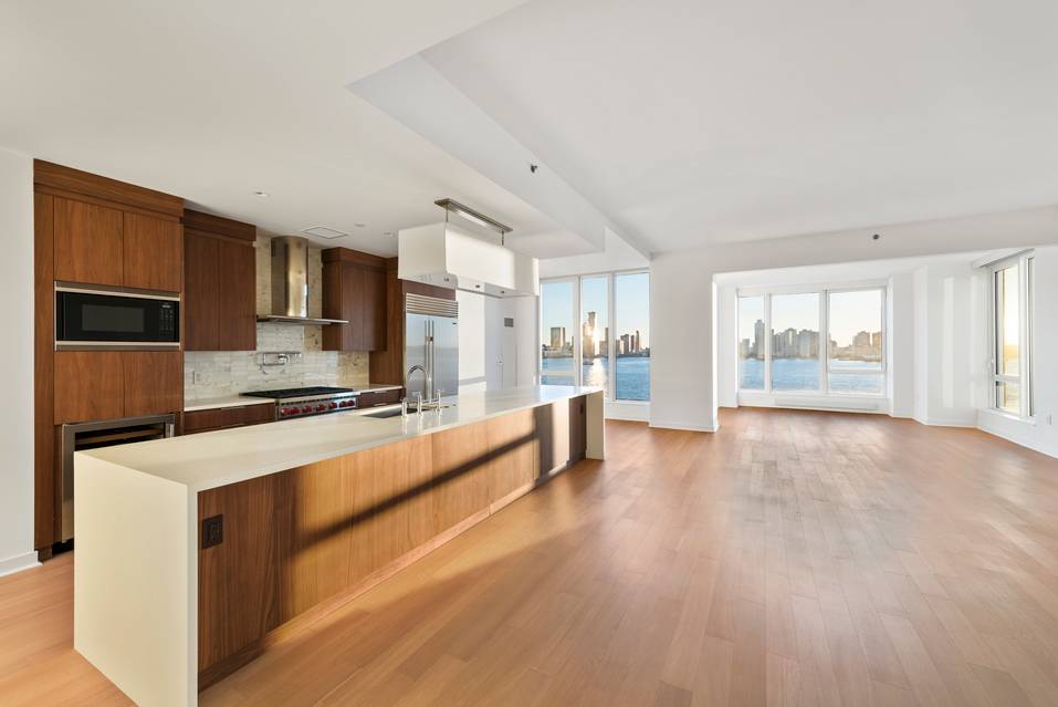 Sun drenched 5 bedroom with endless Hudson River views