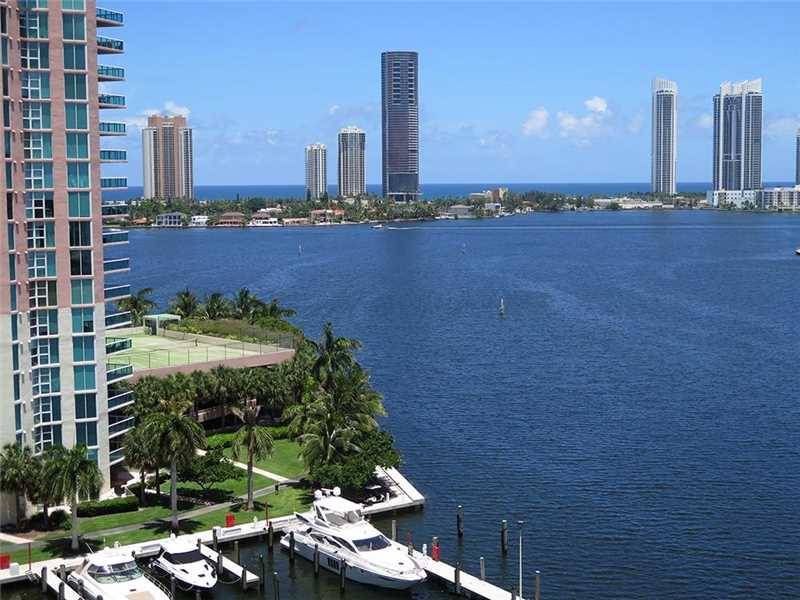 BEAUTIFUL VIEW OF THE INTRACOASTAL - AVENTURA MARINA 2 BR Condo Bal Harbour Miami
