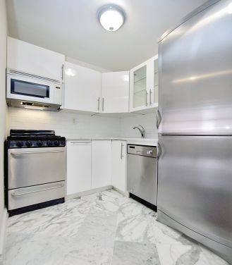Beautifully Renovated Greenwich Village 1  Bedroom with Balcony