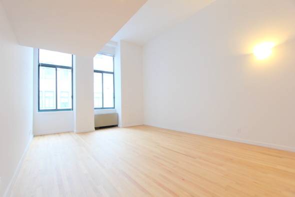 1 Bed/2 Bath DUPLEX Loft w/ Souther Exposure Located in a 24-Hour Luxury Dooman Building *NO FEE*